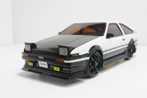 ミニッツ_TOYOTA_AE86_カーボンボンネット消灯_フロント12