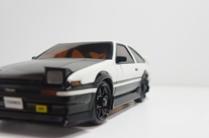 ミニッツ_TOYOTA_AE86_カーボンボンネット消灯_フロント16