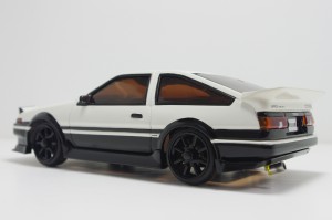 ミニッツ_TOYOTA_AE86_カーボンボンネット消灯_リア01