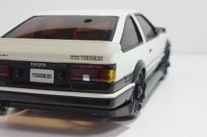 ミニッツ_TOYOTA_AE86_カーボンボンネット消灯_リア08