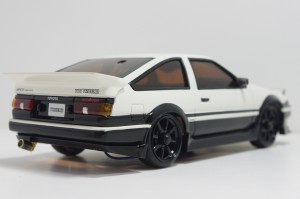 ミニッツ_TOYOTA_AE86_カーボンボンネット消灯_リア10