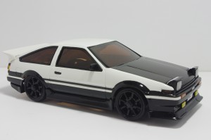 ミニッツ_TOYOTA_AE86_カーボンボンネット消灯_フロント01