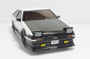 ミニッツ_TOYOTA_AE86_カーボンボンネット消灯_フロント02